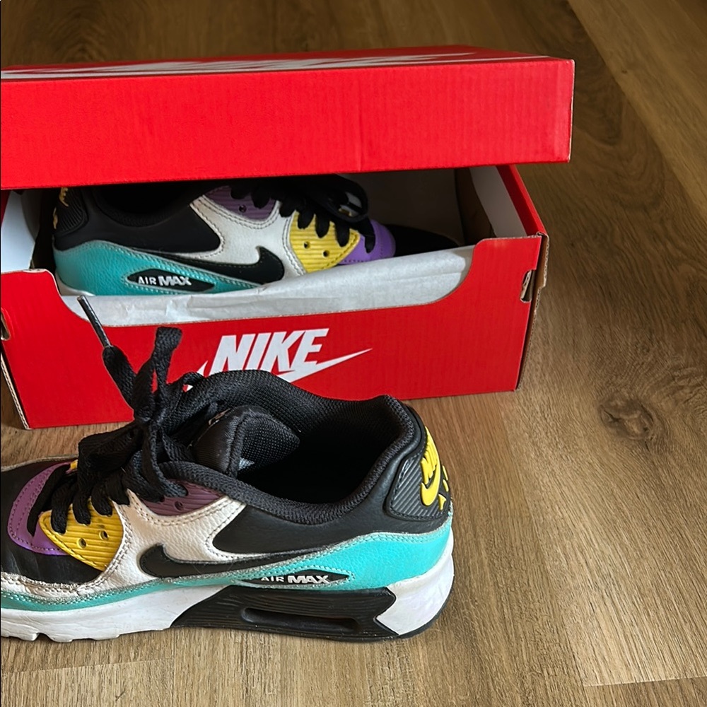 Nike Black and White Sneakers with Chunky Midsole